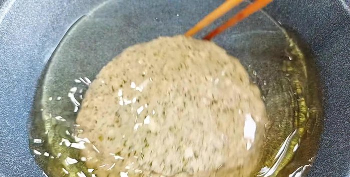 Heat oil in a pan until it boils. Fry the cakes until golden brown on both sides.