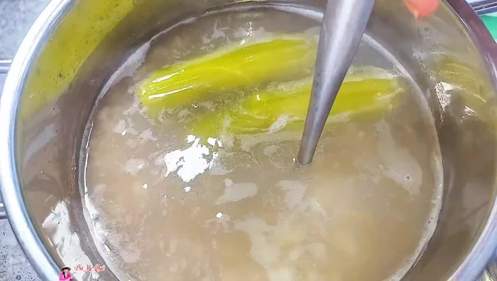 After 40 minutes, check the rice porridge. If you prefer a softer porridge, cook it longer. Remove the cooked squash.