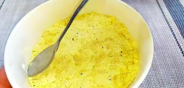 Press the tofu mixture tightly into a bowl to create a compact patty.