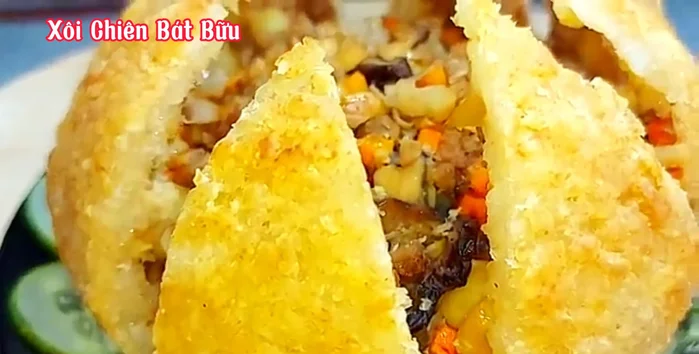 Prepare a Sticky Rice or Fried Rice Dish: Options include Buu sticky rice (crispy exterior, soft interior) or pineapple fried rice. The fried rice includes black fungus, shiitake mushrooms, vegetarian minced meat, cashews, and lotus seeds.