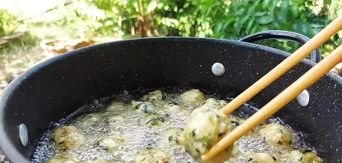Heat oil in a frying pan and fry the mushroom patties until golden brown and crispy.