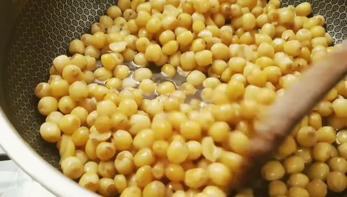 Cook over medium heat, stirring constantly to prevent burning, until the desired consistency is reached. [483.22]