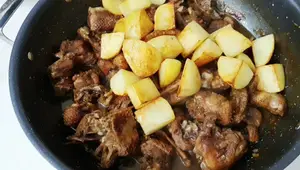 Braised Duck with Red Wine: A Delicious and Easy Recipe