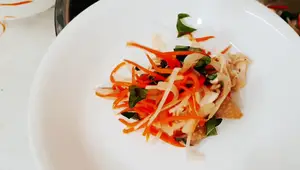 Vietnamese Coriander Chicken Salad Recipe (Gỏi Gà Rau Răm)