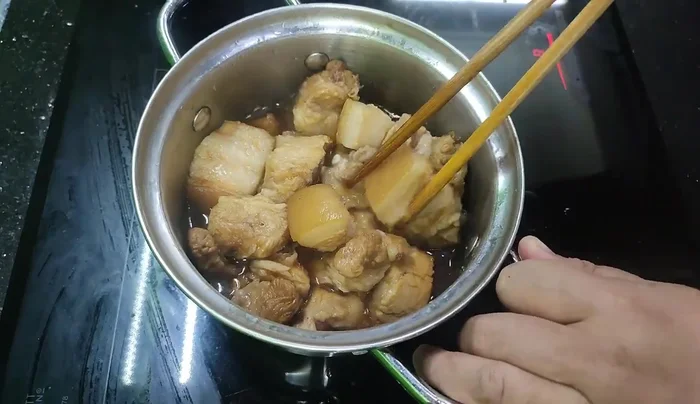 Add quail eggs and braise for another half hour.