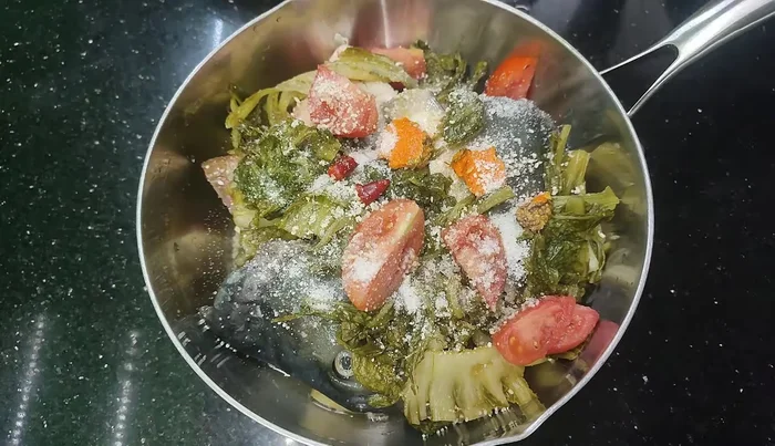 Add chili to reduce fishy smell.