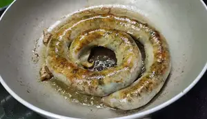 Crispy Stuffed Pig Intestines: A Quick & Easy Vietnamese Recipe