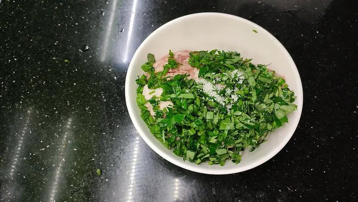 Marinate the meat with salt, cornstarch, MSG, oyster sauce, and a little fish sauce. Adjust spices to your family's preference.