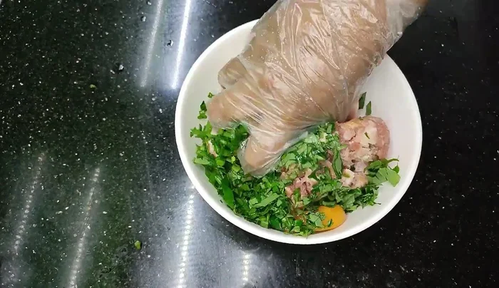 Add more pepper for spiciness and extra onion (finely chopped) if desired. Mix thoroughly.