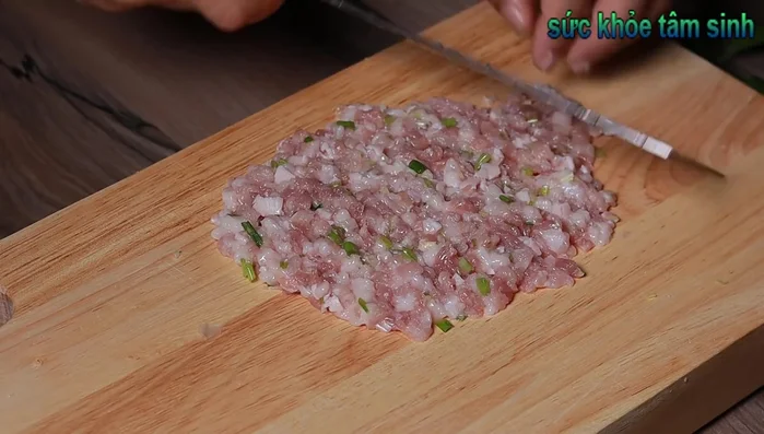 Finely chop the onion and chili.