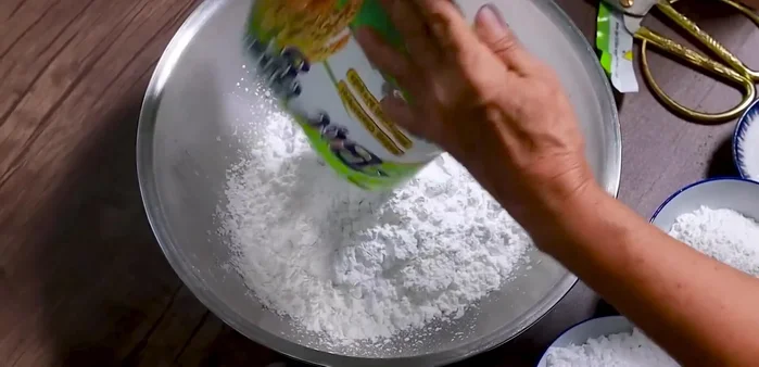 Combine rice, tapioca starch, sticky rice flour, sugar, and salt.