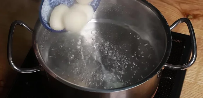 Boil water chestnuts for 10 minutes.