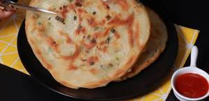 Pan-Baked Flour Cake: Quick & Easy No-Yeast Recipe