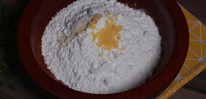 Mix flour, sugar, and salt in a bowl until evenly distributed.