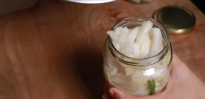 Store the jar upside down in the refrigerator for at least a few hours, or longer for a stronger flavor. (385.1)