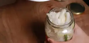 Crispy Sweet & Sour Pickled Radish: A Quick & Easy Tet Recipe