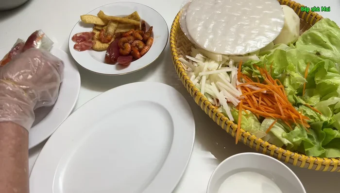 Serve with the dipping sauce.