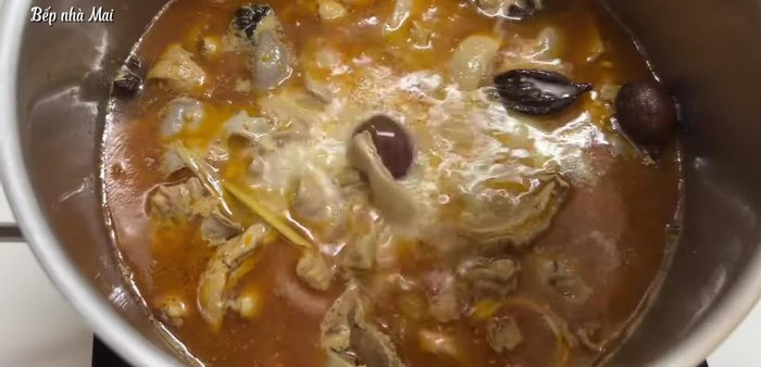 Add coconut milk and simmer for another 30 minutes (or 15 minutes for a crispier texture). (468.72)