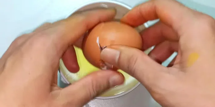 While steaming, whisk a separate egg until smooth.