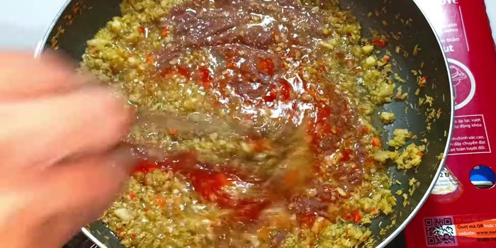 Turn on the stove to medium heat. Stir well and cook until the sauce boils.