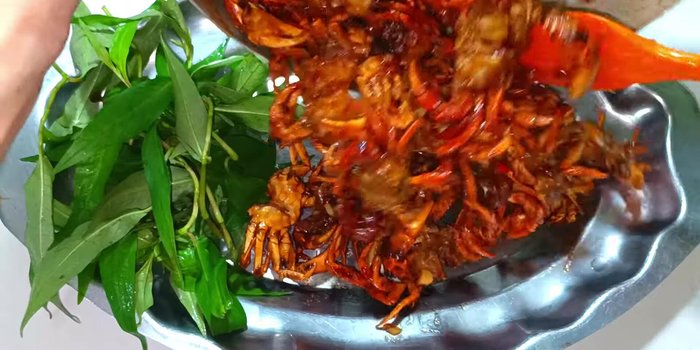 Turn off the stove and let the dish simmer.