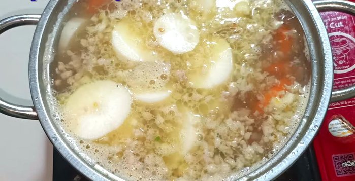 Add white radish, cover and cook for about 10 minutes, or until both vegetables are tender. (207.72)