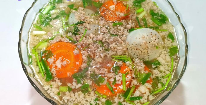 Turn off the heat. Garnish with ground pepper. (281.639)