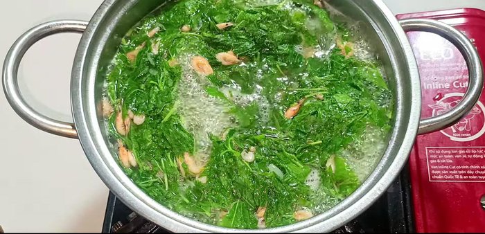 Let the soup simmer for about 1 more minute, then turn off the heat. Allow the vegetables to cook completely.