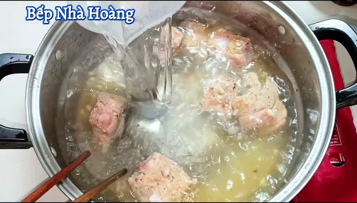 Add 1 liter of water, cover, and bring to a boil. Reduce heat to medium and simmer for 5 minutes to allow the ribs to soften.
