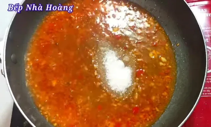 Add 5 tablespoons of sugar, 1/2 teaspoon of salt, 1/4 teaspoon of MSG, and 3 tablespoons of water. Stir well.