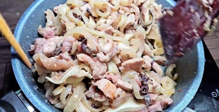 Add 70ml of filtered water during stir-frying.