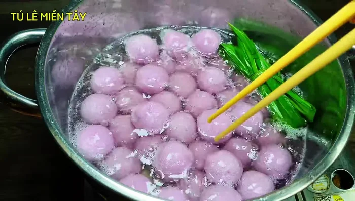 Cook until the balls float to the surface.