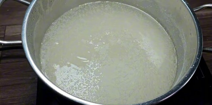 Bring the salt water to a boil, then simmer for 3 minutes. Turn off the heat and let it cool completely.
