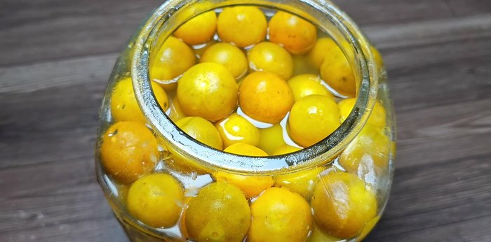 Fill the jar to the top with the salt water. Soak for 3-4 months.