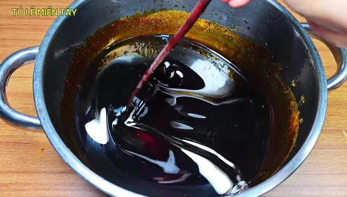 Turn off the heat and let the caramel cool. It will thicken significantly as it cools.