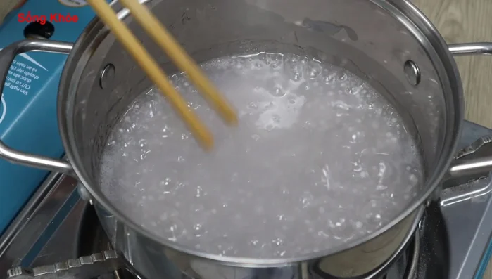 Boil the shaped dough for 15 minutes over low heat until cooked.