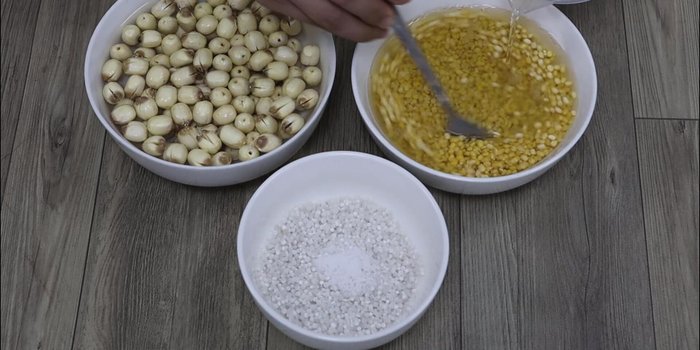 Optional: Soak the lotus seeds and beans if you have time.