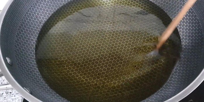Fry the cakes: Heat oil in a pan. Fry the cakes over medium heat until golden brown and crispy. (423.83)