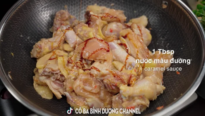 Add caramelized sugar and stir-fry for another 3 minutes.