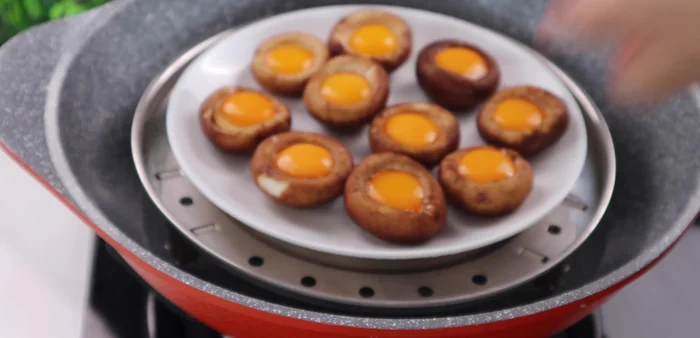 Steam the mushrooms and eggs for 5 minutes.