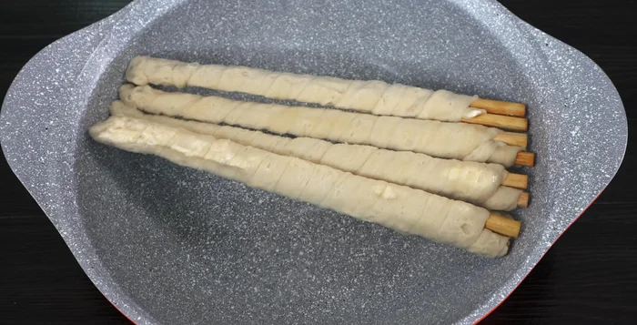 Soak the boiled seitan in cold water to cool.