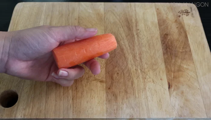 Slice the carrot thinly. (206.2)