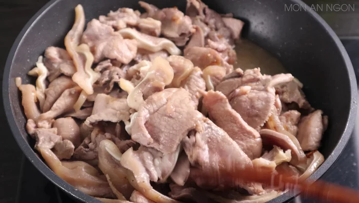 Add 4 tbsp of water and simmer until the water is completely dry. (264.72)