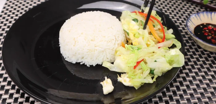 Serve: Serve hot with rice and soy sauce.
