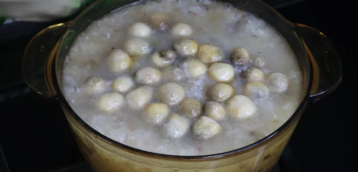 Add fish sauce (1/2 tablespoon) and simmer for 3 minutes.