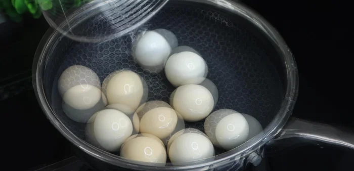 Boil 10 balut eggs for 10 minutes.