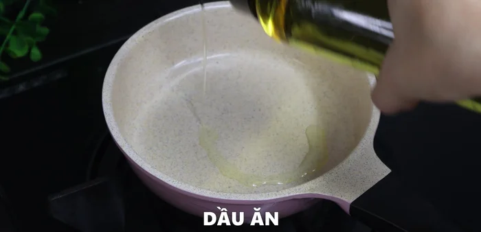 Heat cooking oil in a pan. Pour a ladle of batter into the pan, spreading it thinly. Add bean sprouts, stir-fried vegetables, shrimp, and squid.