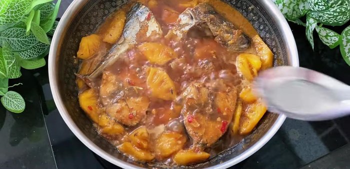Season with salt, fish sauce to taste.