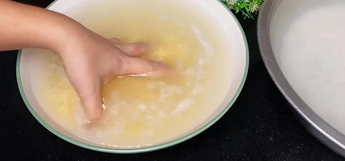 Cook the green beans: Wash the soaked green beans and boil in 1 liter of water until tender.