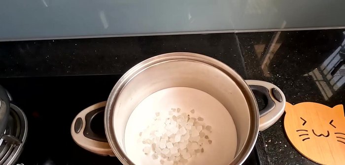 In a saucepan, combine coconut milk, rock sugar, and a pinch of salt. Cook over low heat, stirring until sugar dissolves.